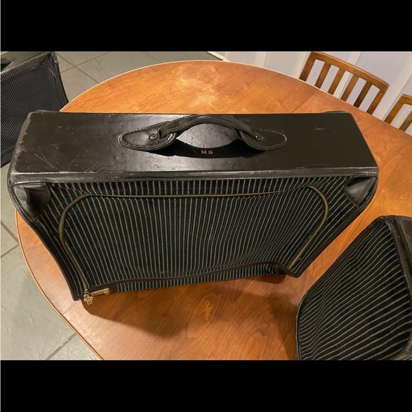 The French Company 1970s Vintage Luxury Luggage - Picture 3 of 14